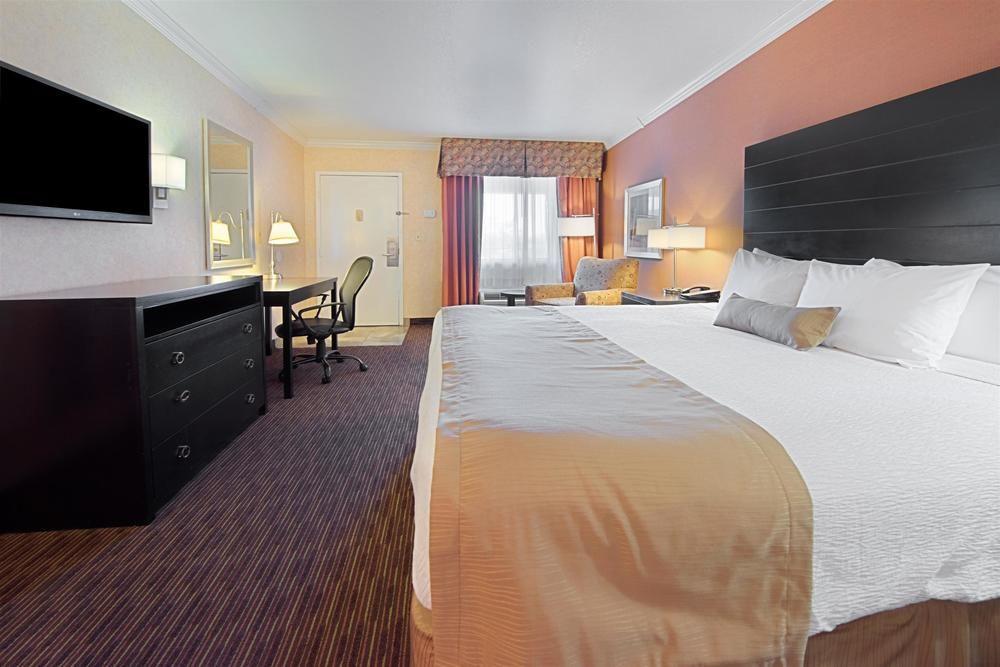 Best Western Innsuites Phoenix Hotel & Suites Ngoại thất bức ảnh