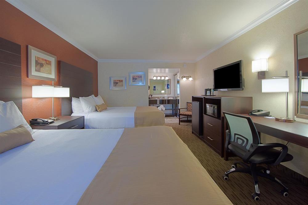 Best Western Innsuites Phoenix Hotel & Suites Ngoại thất bức ảnh