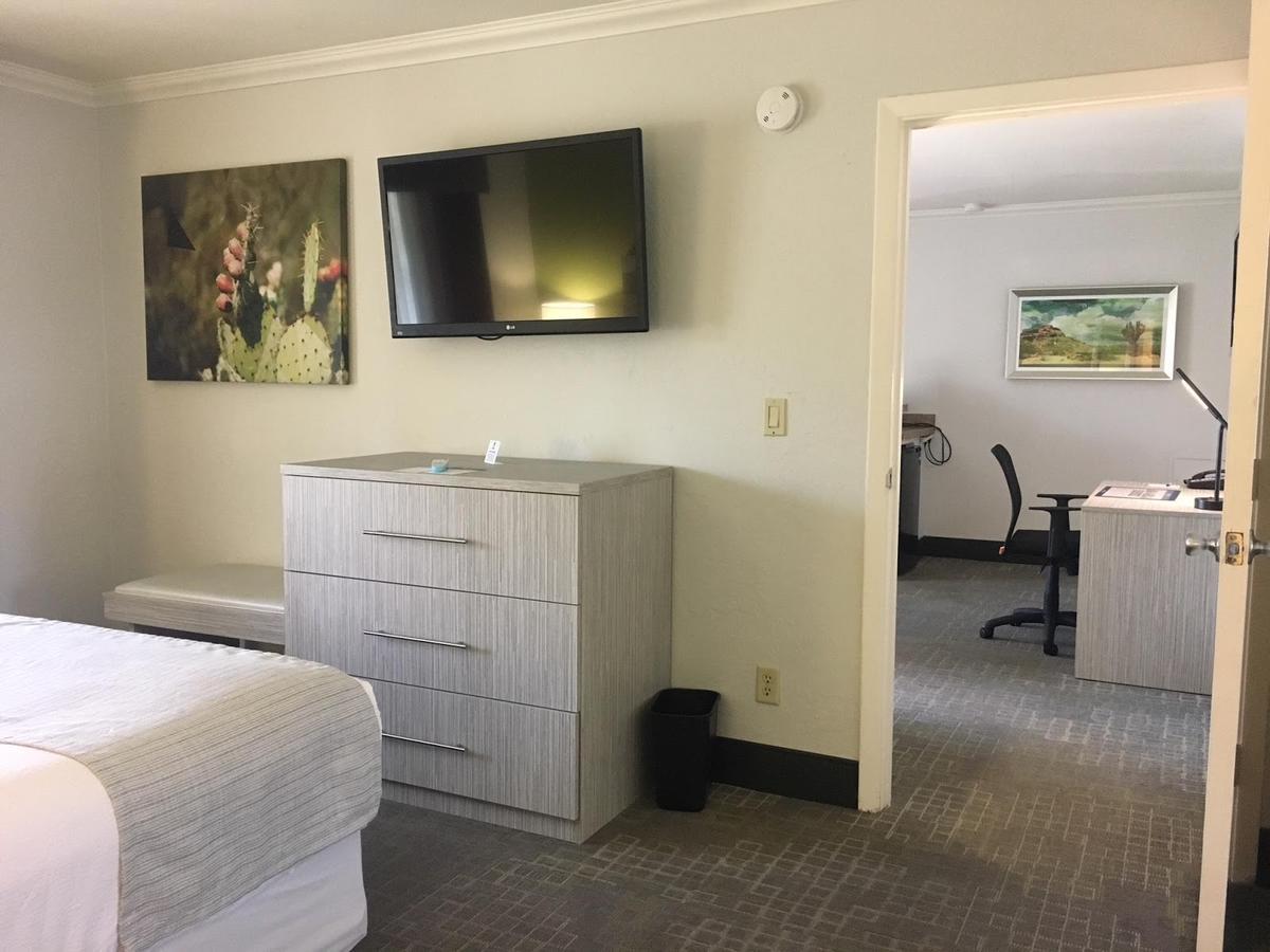 Best Western Innsuites Phoenix Hotel & Suites Ngoại thất bức ảnh
