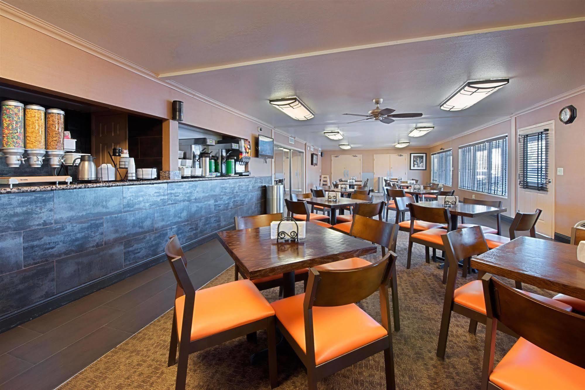 Best Western Innsuites Phoenix Hotel & Suites Ngoại thất bức ảnh