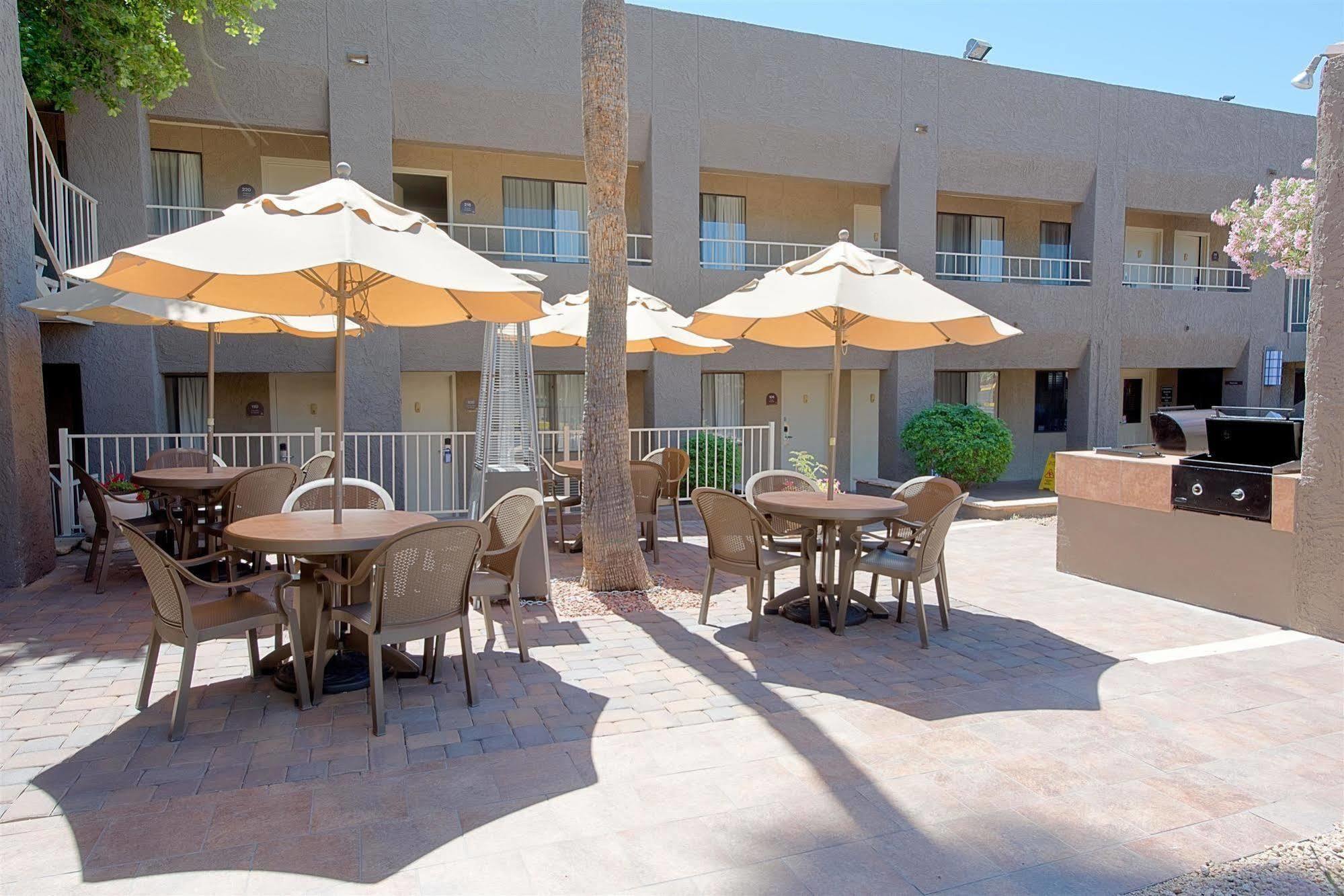 Best Western Innsuites Phoenix Hotel & Suites Ngoại thất bức ảnh