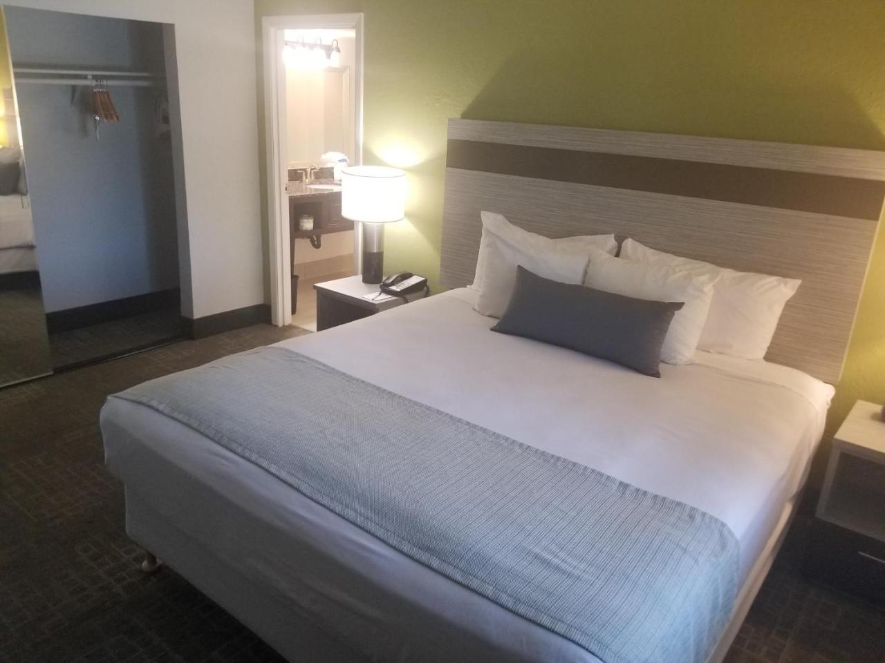 Best Western Innsuites Phoenix Hotel & Suites Ngoại thất bức ảnh