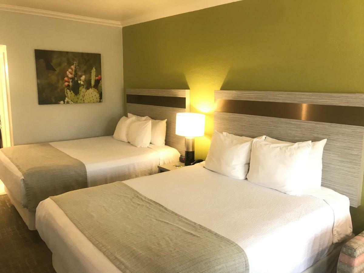 Best Western Innsuites Phoenix Hotel & Suites Ngoại thất bức ảnh