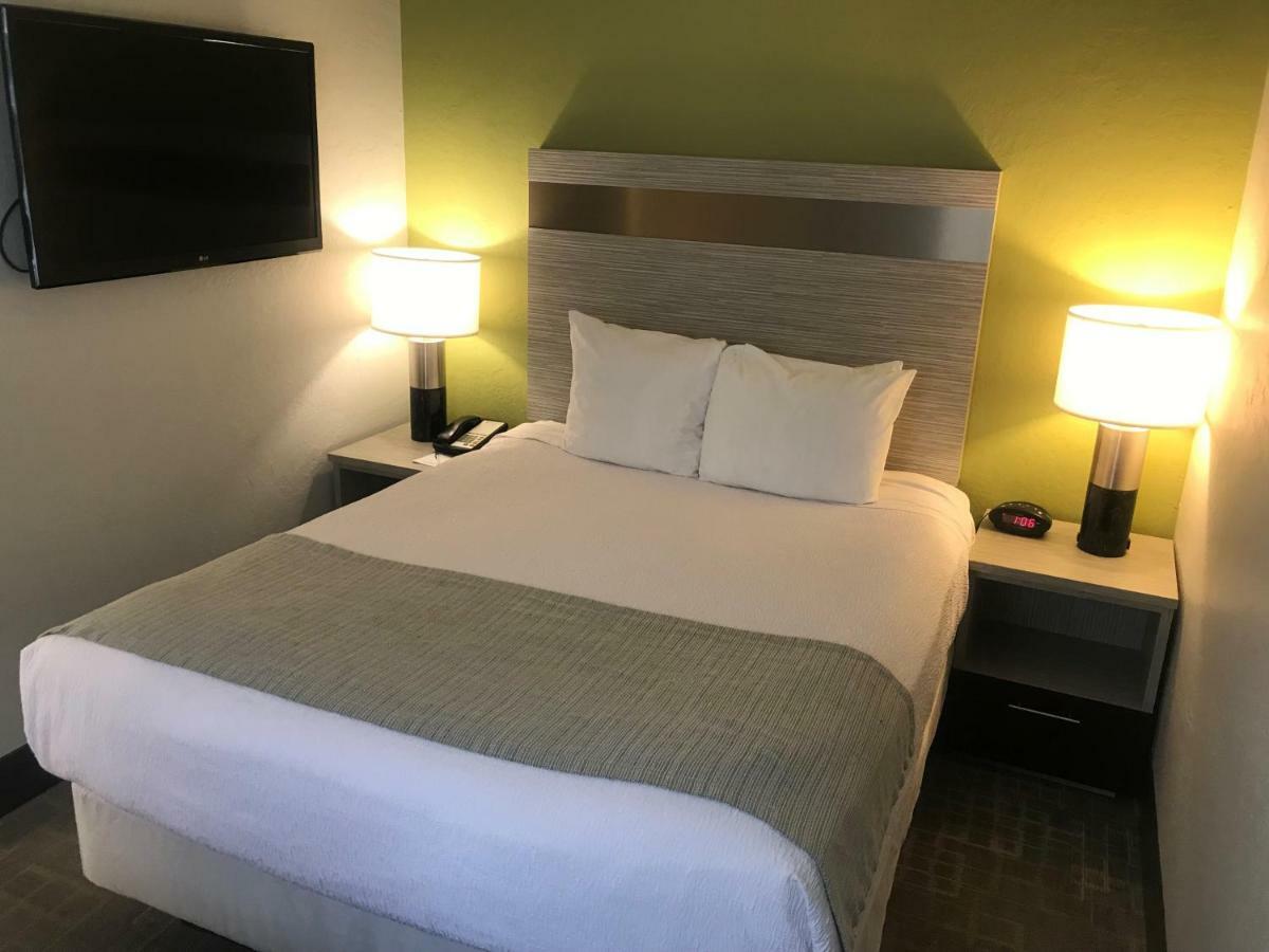 Best Western Innsuites Phoenix Hotel & Suites Ngoại thất bức ảnh
